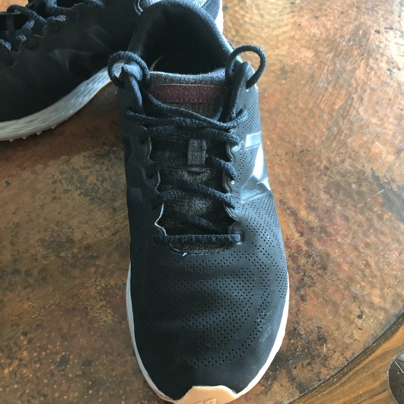 New balance shoes - Picture 4 of 6